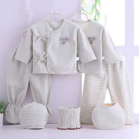 Newborn Baby Gift Set with 7 Cotton Clothing Items