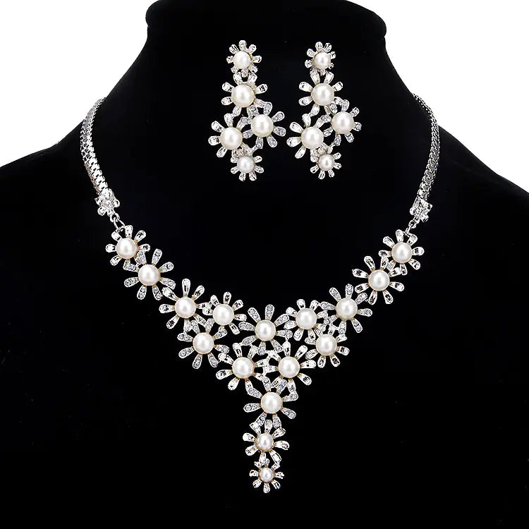 Luxury Floral Pearl and Rhinestone Short Necklace Set