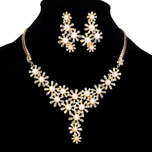 Luxury Floral Pearl and Rhinestone Short Necklace Set