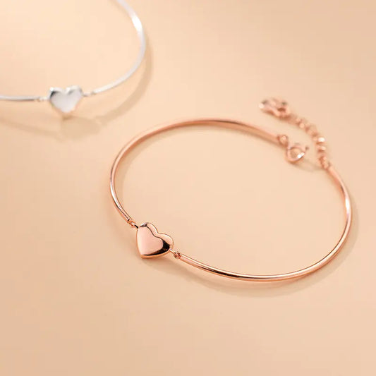 Glossy Silver Bracelet with Simple Sweet Design